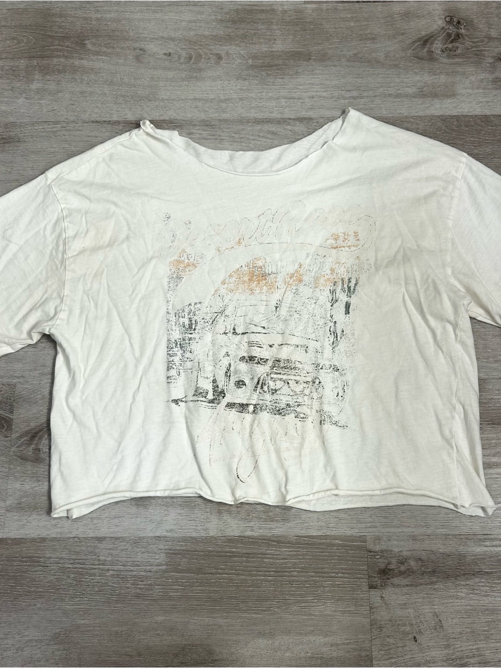Casual White Graphic Crop Tee - Women Tops